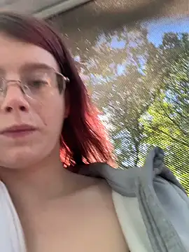 Snapshot of raen001 chatting on September 9, 2025, 7:52 am raen001 online show from September 9, 2025, 7:52 am