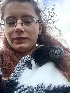 Snapshot of raen001 chatting on November 3, 2025, 8:48 am raen001 online show from November 3, 2025, 8:48 am