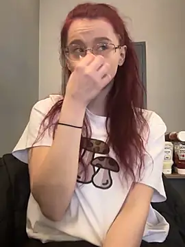 Snapshot of raen001 chatting on February 11, 2026, 10:09 am raen001 online show from February 11, 2026, 10:09 am