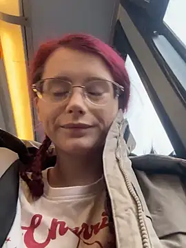 Snapshot of raen001 chatting on February 12, 2026, 9:04 am raen001 online show from February 12, 2026, 9:04 am