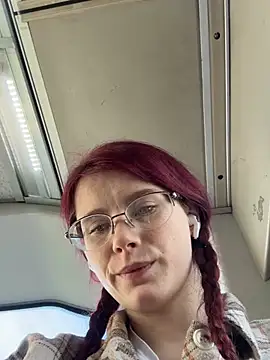 Snapshot of raen001 chatting on February 25, 2026, 8:57 am raen001 online show from February 25, 2026, 8:57 am