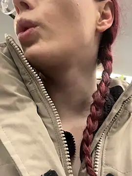 Snapshot of raen001 chatting on March 4, 2026, 8:53 am raen001 online show from March 4, 2026, 8:53 am