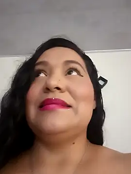 Snapshot of Laurasofia01 chatting on October 9, 2025, 4:54 am Laurasofia01 online show from October 9, 2025, 4:54 am