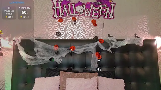 Sharonevanss  online show from October 25, 2025, 8:25 pm