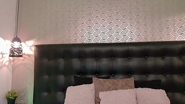 Sharonevanss  online show from April 10, 2026, 8:24 pm