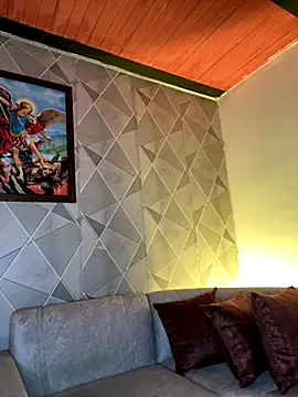 Alisse taylor2 online show from October 18, 2025, 1:01 pm