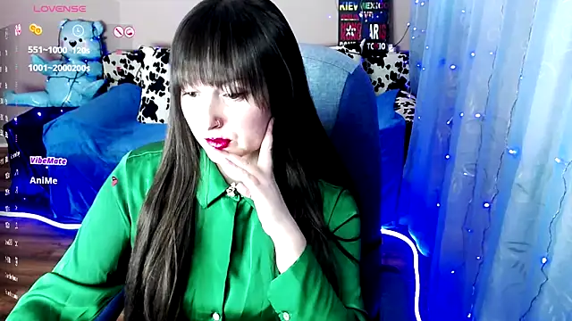 MilaRay online show from December 3, 2024, 2:49 pm