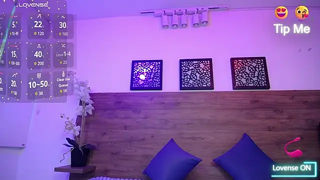 AlexandraCambell online show from September 8, 2025, 7:46 pm