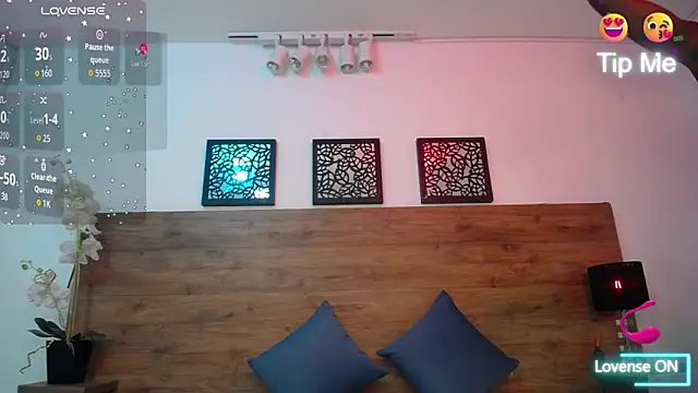 AlexandraCambell online show from September 24, 2025, 7:39 pm