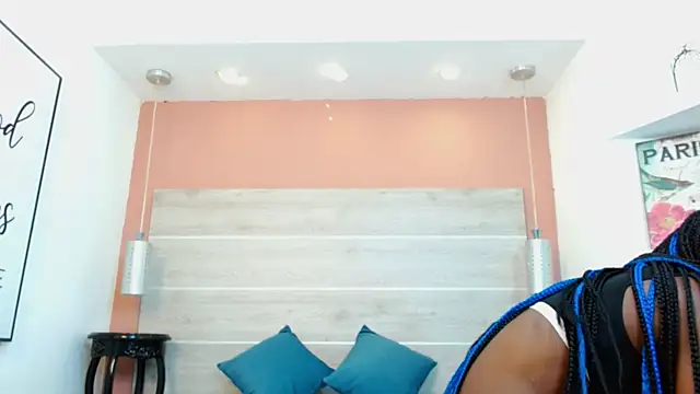 Snapshot of AlexandraCambell chatting on May 3, 2026, 7:47 am AlexandraCambell online show from May 3, 2026, 7:47 am