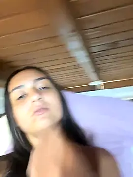 hannahhotwife online show from January 7, 2026, 8:22 pm