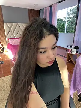 lana rousse01 online show from February 13, 2026, 11:12 pm