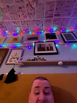 WriggleQuest online show from October 29, 2025, 9:05 pm