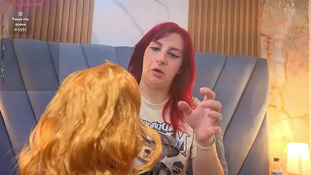 angel  red  online show from March 15, 2026, 3:56 am