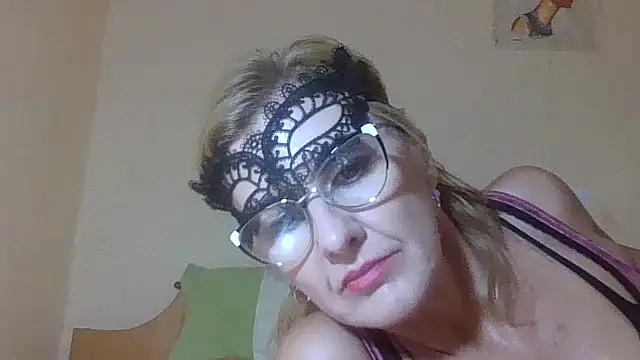 TianaQLove online show from September 18, 2025, 11:45 am