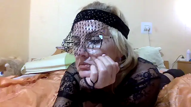 TianaQLove online show from September 29, 2025, 6:02 pm