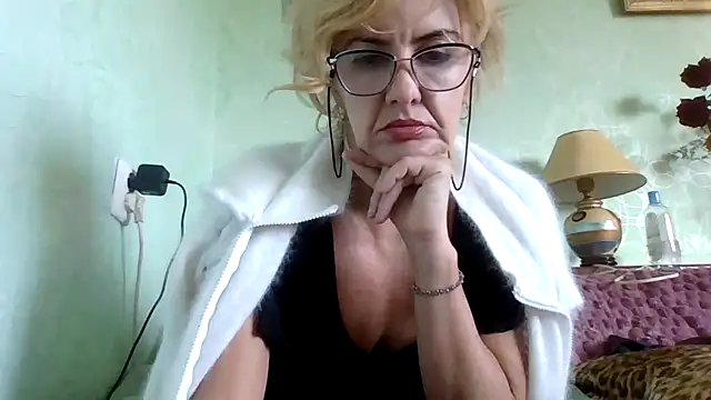 TianaQLove online show from November 1, 2025, 12:51 pm