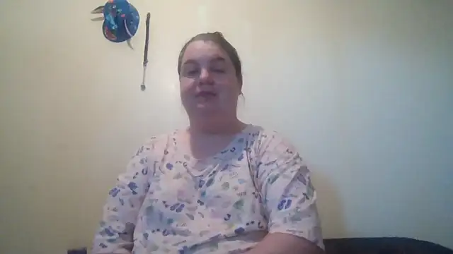 Snapshot of LittleBunny3 chatting on October 14, 2025, 6:20 pm LittleBunny3 online show from October 14, 2025, 6:20 pm