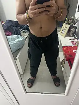 Snapshot of 7_INCH_MONSTER chatting on February 9, 2026, 7:23 am 7 INCH MONSTER online show from February 9, 2026, 7:23 am