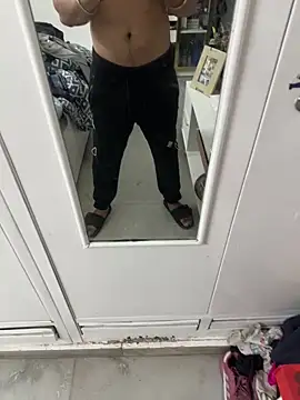 Snapshot of 7_INCH_MONSTER chatting on February 16, 2026, 8:43 am 7 INCH MONSTER online show from February 16, 2026, 8:43 am