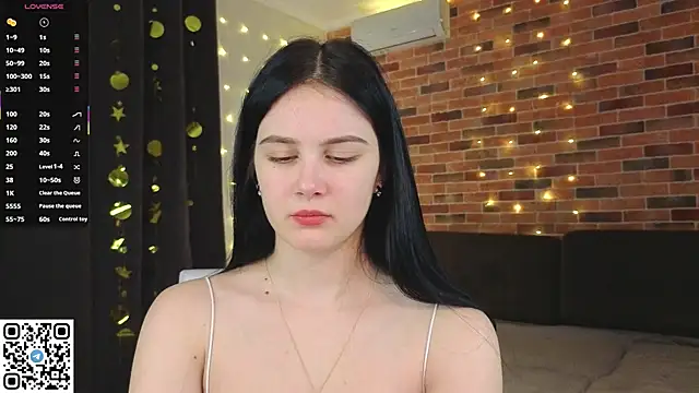 EnricaElis online show from December 22, 2025, 8:17 pm