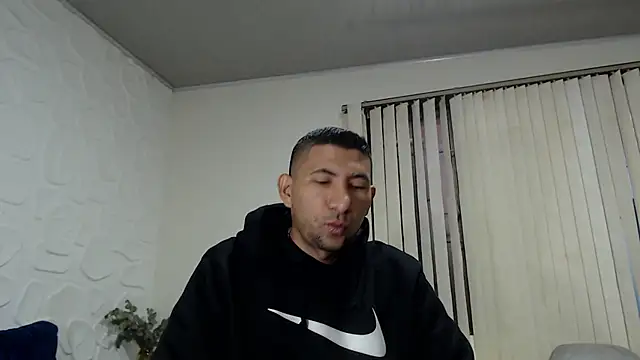 Morganandmegan online show from November 19, 2025, 11:21 am