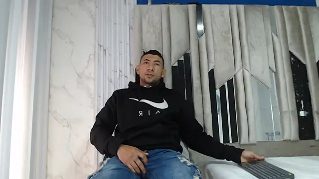 Morganandmegan online show from November 25, 2025, 12:05 pm