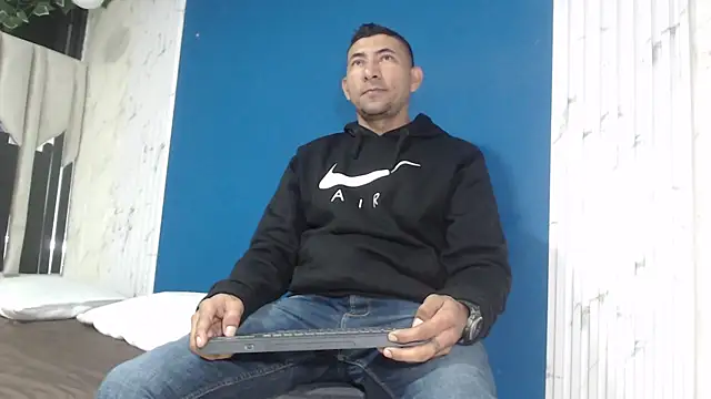 Morganandmegan online show from January 9, 2026, 11:02 am