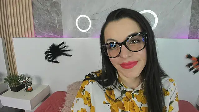 IsisNoir online show from October 6, 2025, 7:44 pm