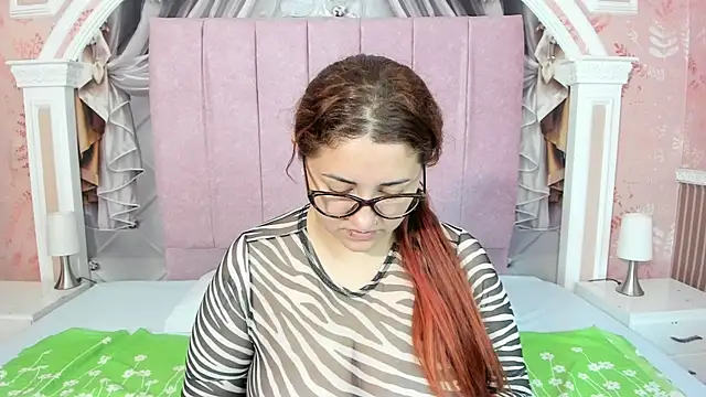 mishell lovely online show from September 10, 2025, 12:27 pm