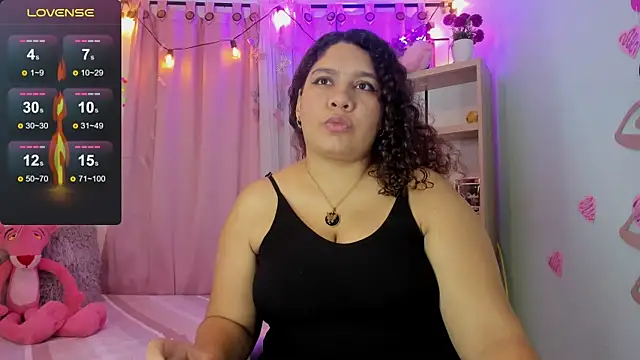Miia bakeer  online show from September 10, 2025, 1:44 pm