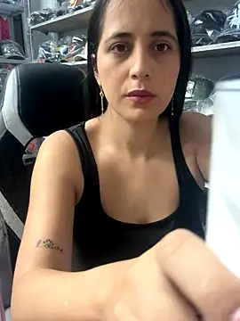 GiaDuque online show from September 24, 2025, 11:24 am