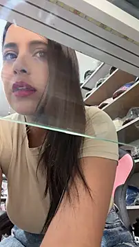 GiaDuque online show from April 15, 2026, 12:34 pm