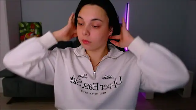 queenofthesense  online show from October 25, 2025, 4:35 pm