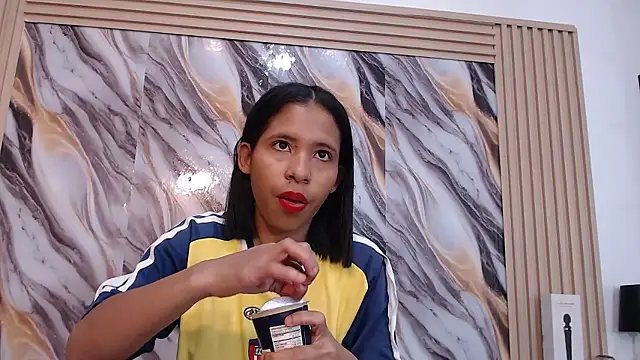 Samantha Fox69  online show from January 15, 2026, 4:11 pm