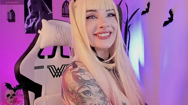 Snapshot of VelvetVampiree chatting on April 16, 2026, 4:35 am VelvetVampiree online show from April 16, 2026, 4:35 am