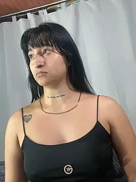 Snapshot of EVAH_LEE_ chatting on February 6, 2026, 5:01 am EVAH LEE online show from February 6, 2026, 5:01 am
