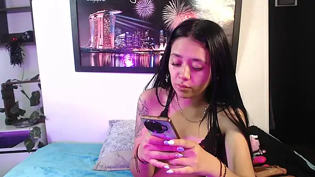 hellenngp online show from November 6, 2025, 7:48 pm