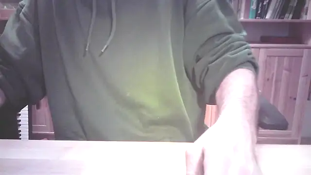 Snapshot of boy40bi chatting on December 1, 2025, 6:13 pm boy40bi online show from December 1, 2025, 6:13 pm