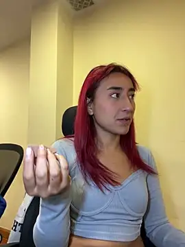 Snapshot of JuliethaDemon_ chatting on April 8, 2026, 2:06 pm JuliethaDemon online show from April 8, 2026, 2:06 pm