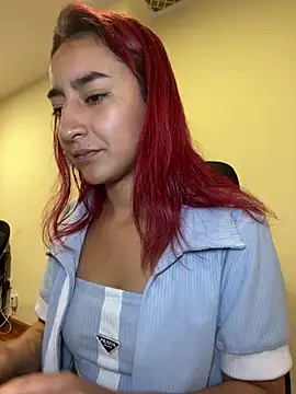 Snapshot of JuliethaDemon_ chatting on April 14, 2026, 1:39 pm JuliethaDemon online show from April 14, 2026, 1:39 pm