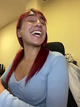 Snapshot of JuliethaDemon_ chatting on April 15, 2026, 8:09 pm JuliethaDemon online show from April 15, 2026, 8:09 pm