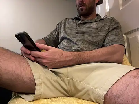 straightguy2233 online show from October 5, 2025, 10:18 pm