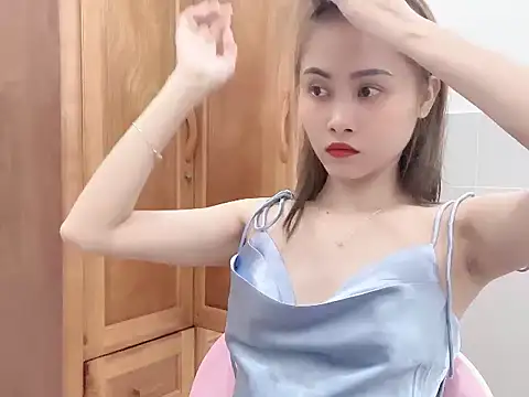 Truclynk1702 online show from September 20, 2025, 3:13 pm