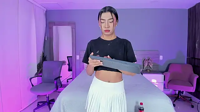 Alaiaguerra online show from November 6, 2025, 7:37 pm