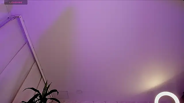 Snapshot of Alaiaguerra chatting on May 2, 2026, 8:03 pm Alaiaguerra online show from May 2, 2026, 8:03 pm