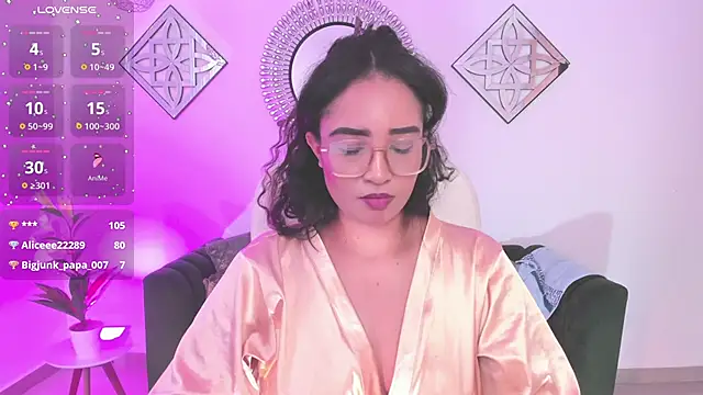 Sharon breezee online show from October 5, 2025, 2:04 pm