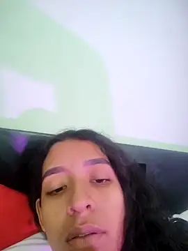 Amber-Sweett online show from November 13, 2025, 9:25 pm