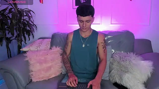 Leo santoro online show from February 13, 2026, 1:40 pm