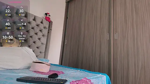 dreamsussi online show from October 20, 2025, 5:13 pm